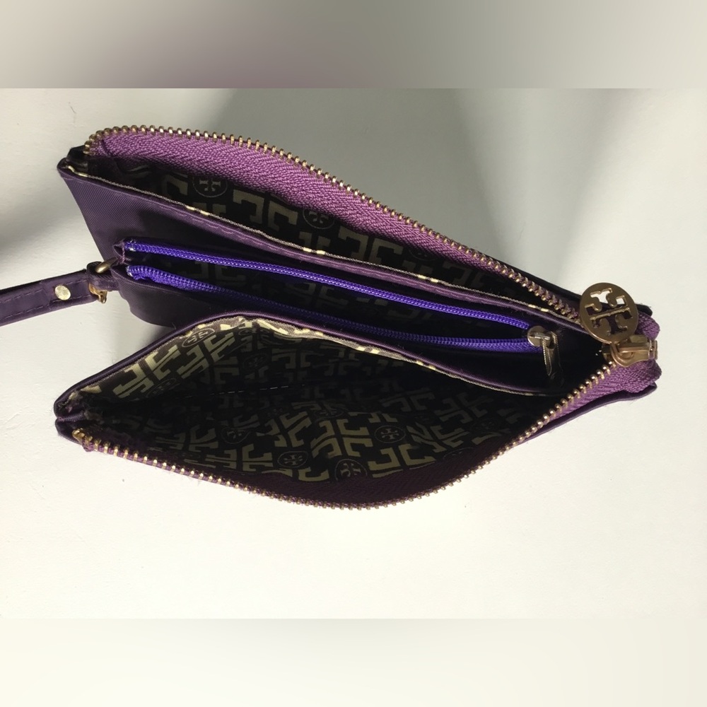Tory Burch wristlet - Picture 2 of 4